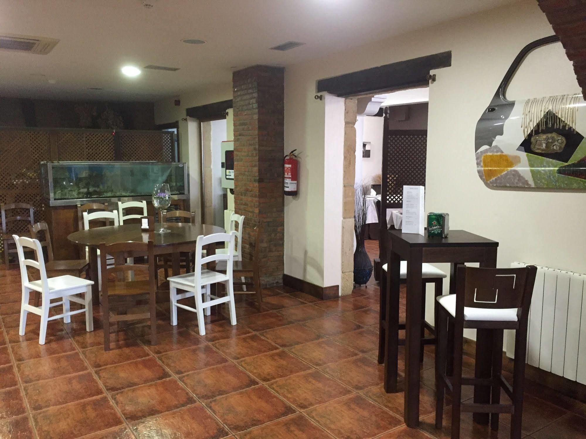 Hotel Marfrei Hinojedo Luaran gambar