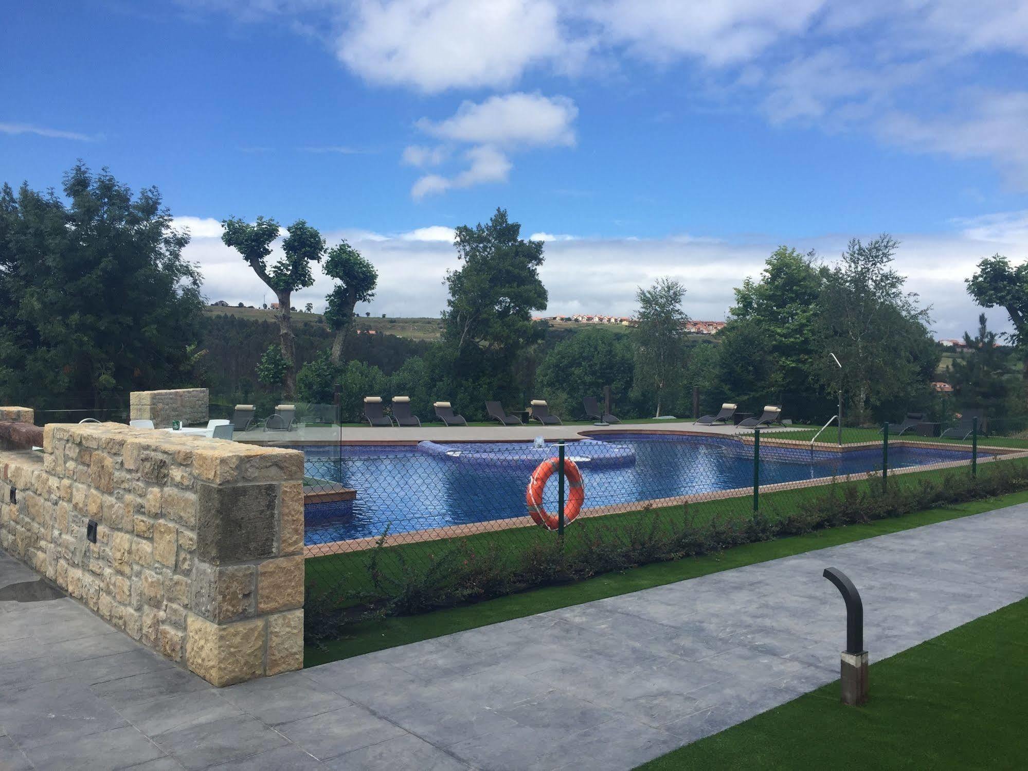 Hotel Marfrei Hinojedo Luaran gambar